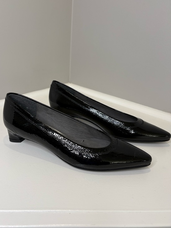 Stuart Weitzman Shoes - Stuart Weitzman Patent Leather Kitten Block Heel Pumps KL 93002